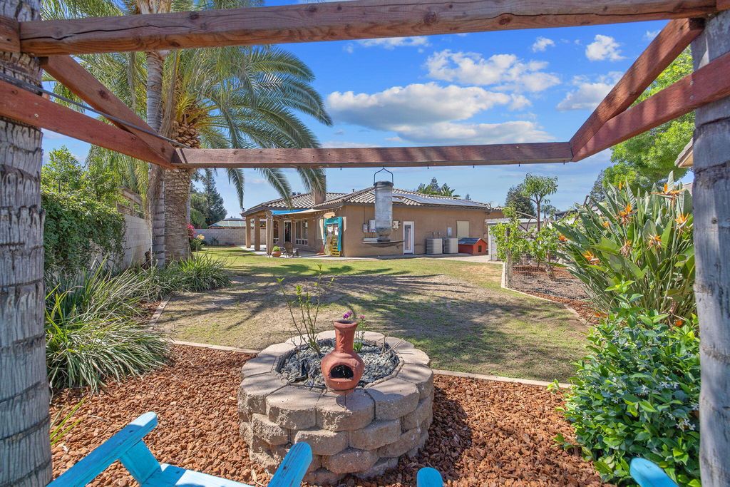 Image 49 of property listing at 11305 Andretti Avenue, Bakersfield, CA 93312