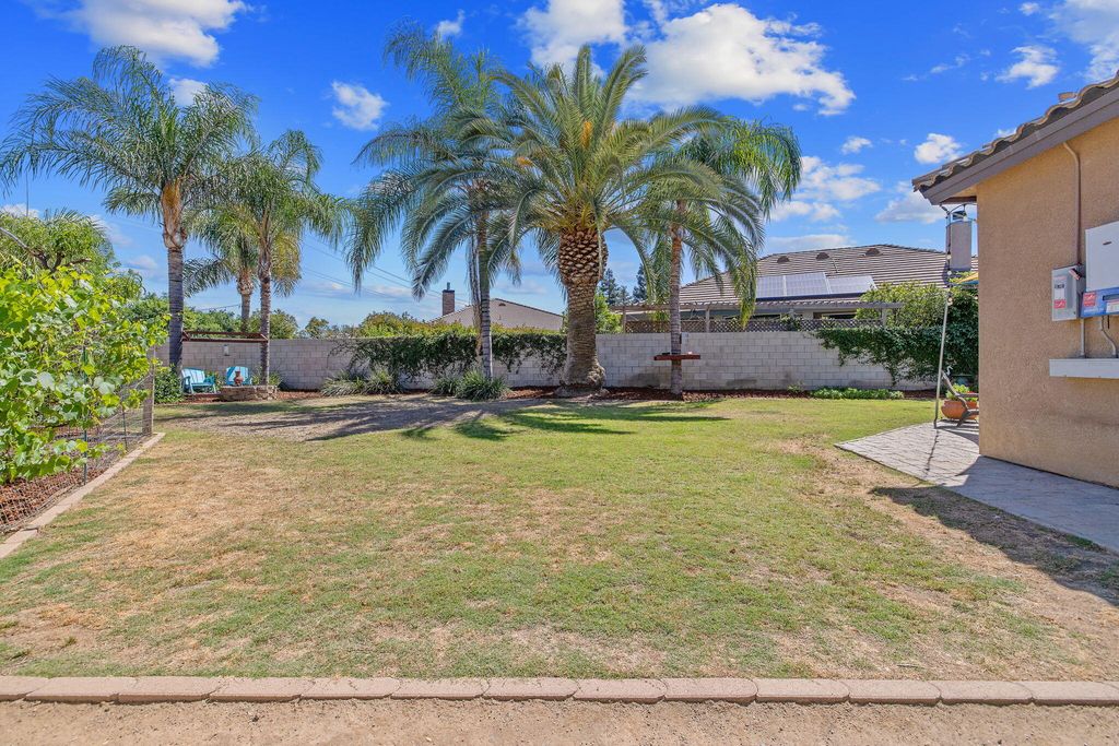 Image 50 of property listing at 11305 Andretti Avenue, Bakersfield, CA 93312