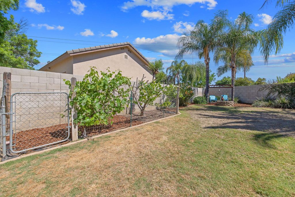 Image 52 of property listing at 11305 Andretti Avenue, Bakersfield, CA 93312