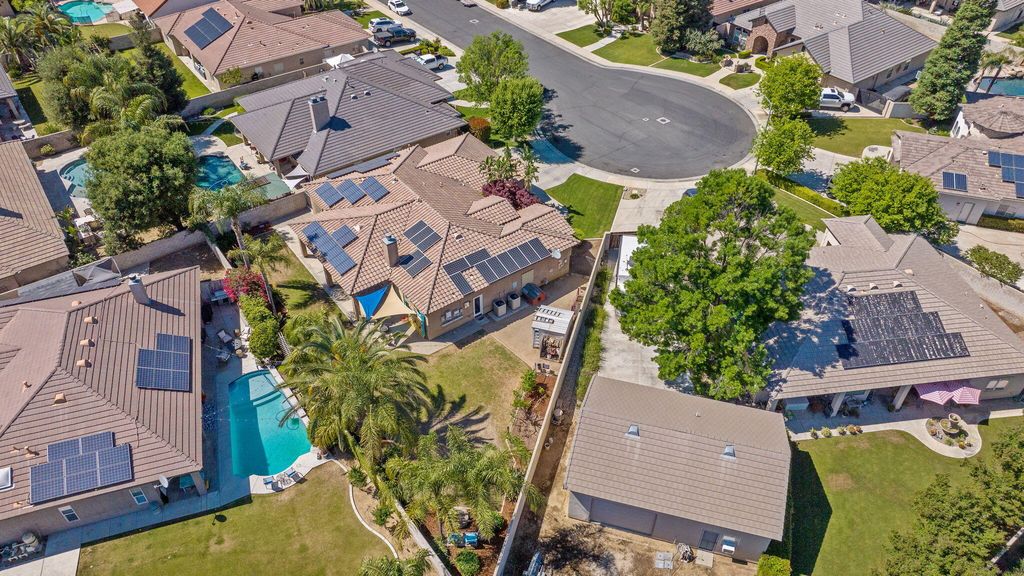 Image 56 of property listing at 11305 Andretti Avenue, Bakersfield, CA 93312