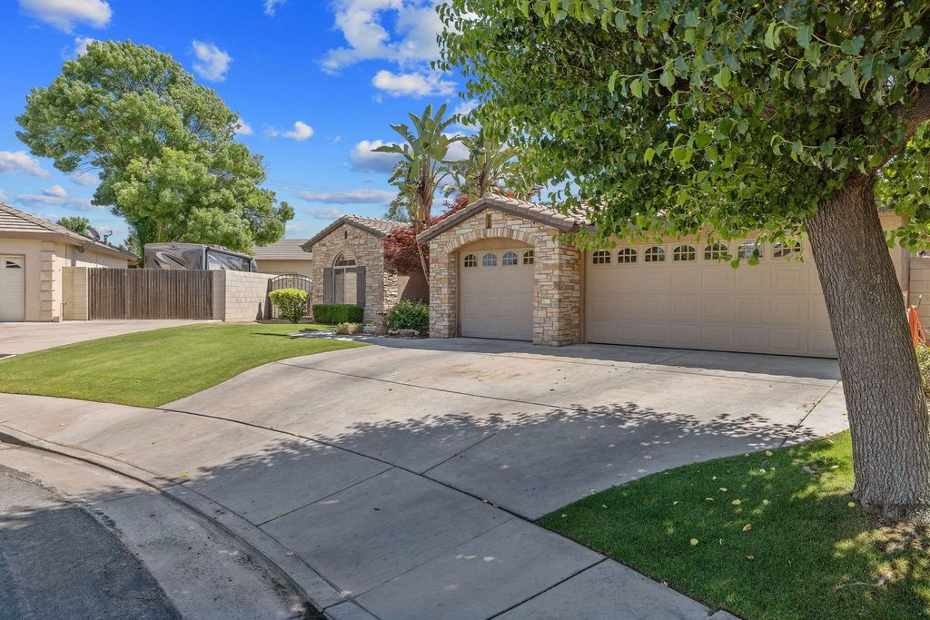 Image 61 of property listing at 11305 Andretti Avenue, Bakersfield, CA 93312