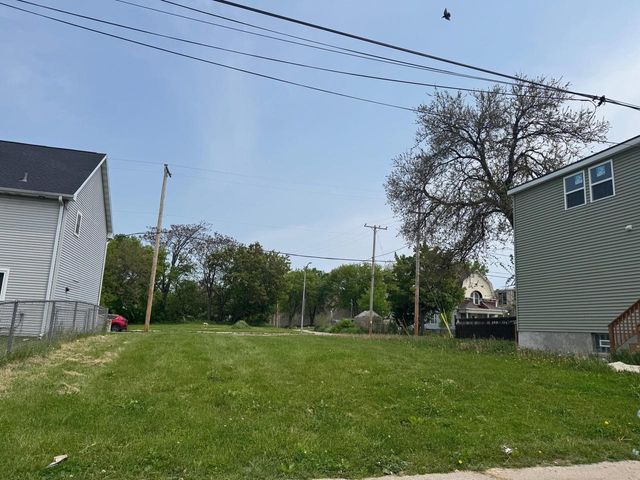 1325 W CHERRY STREET #1327, Milwaukee, WI 53205