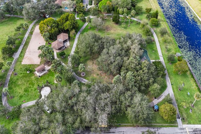 600 NW 45th Avenue, Deerfield Beach, FL 33442