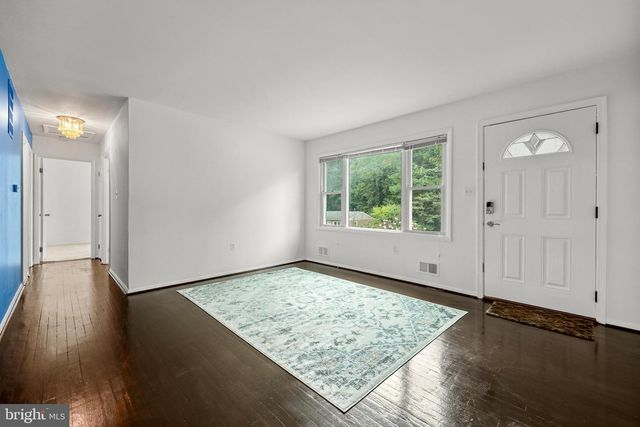 5802 SHEPHERD LN, Lanham, MD 20706