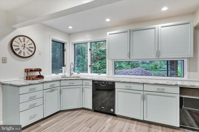 5043 PINEVIEW DR, Mohnton, PA 19540