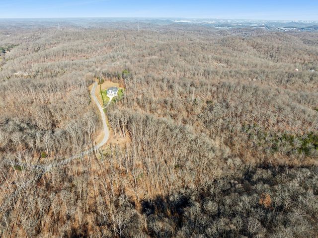 7640 Chipmunk Ln, Nashville, TN 37221