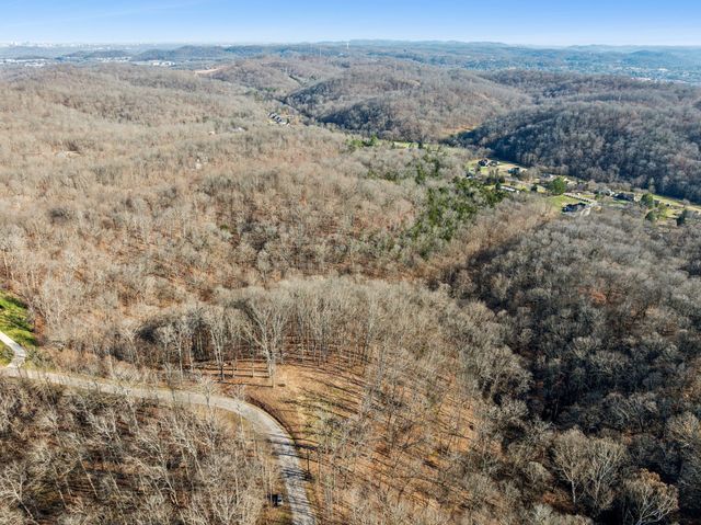 7640 Chipmunk Ln, Nashville, TN 37221
