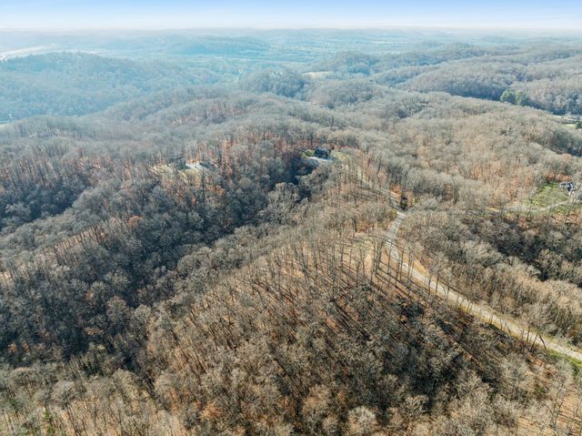 7640 Chipmunk Ln, Nashville, TN 37221