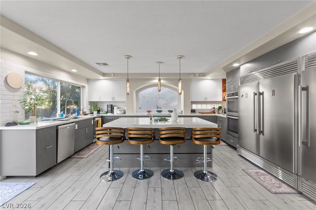 4198 Abernethy Forest Place, Las Vegas, NV 89141