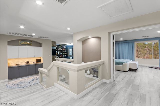 4198 Abernethy Forest Place, Las Vegas, NV 89141