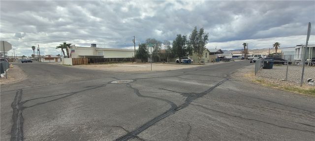 568 Harbor Drive, Bullhead City, AZ 86442