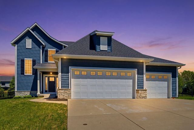 6900 GROVER Station, Bettendorf, IA 52722