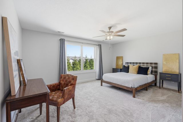 6900 GROVER Station, Bettendorf, IA 52722