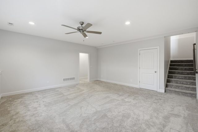 6900 GROVER Station, Bettendorf, IA 52722