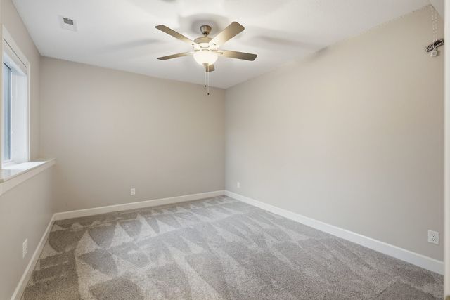 6900 GROVER Station, Bettendorf, IA 52722