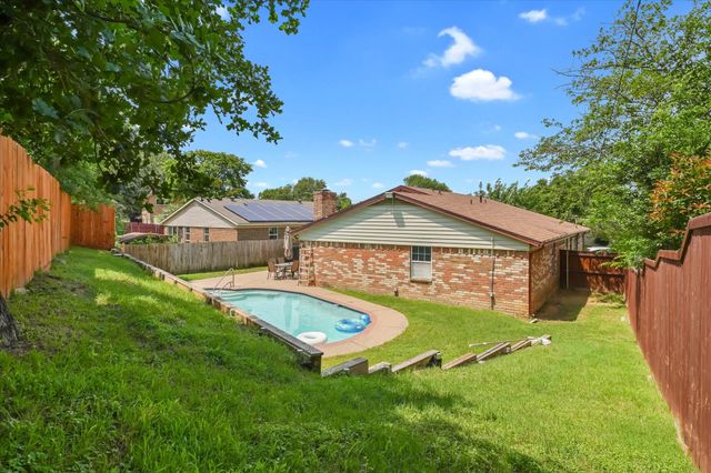 1926 Creek Wood Court, Irving, TX 75060