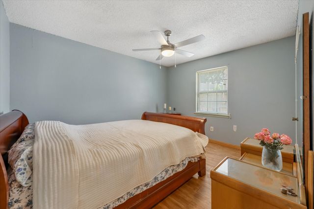 1926 Creek Wood Court, Irving, TX 75060