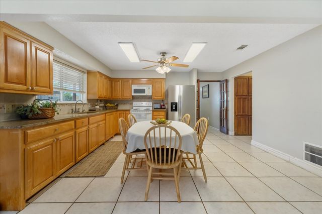 1926 Creek Wood Court, Irving, TX 75060