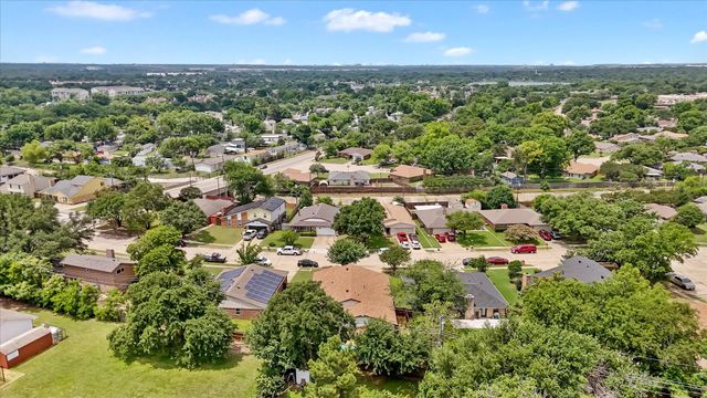 1926 Creek Wood Court, Irving, TX 75060