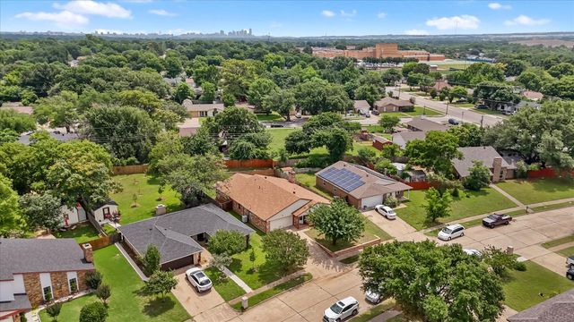1926 Creek Wood Court, Irving, TX 75060
