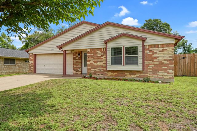 1926 Creek Wood Court, Irving, TX 75060