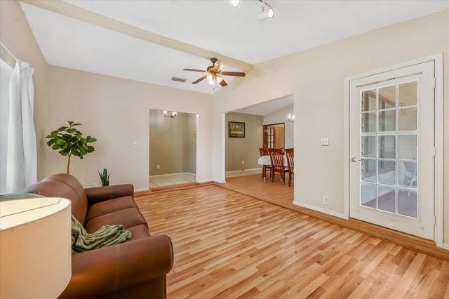 1926 Creek Wood Court, Irving, TX 75060