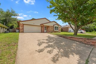 1926 Creek Wood Court, Irving, TX 75060