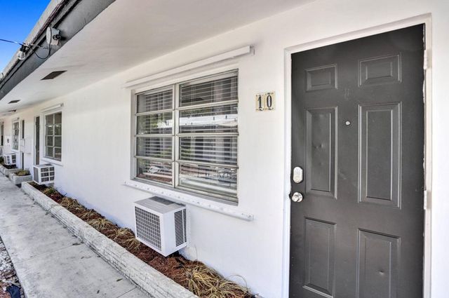 820 NE 16th Avenue 10, Fort Lauderdale, FL 33304