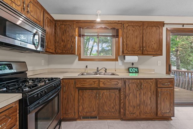 865 104th Avenue NW, Coon Rapids, MN 55433