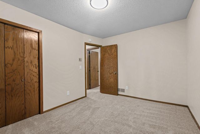 865 104th Avenue NW, Coon Rapids, MN 55433