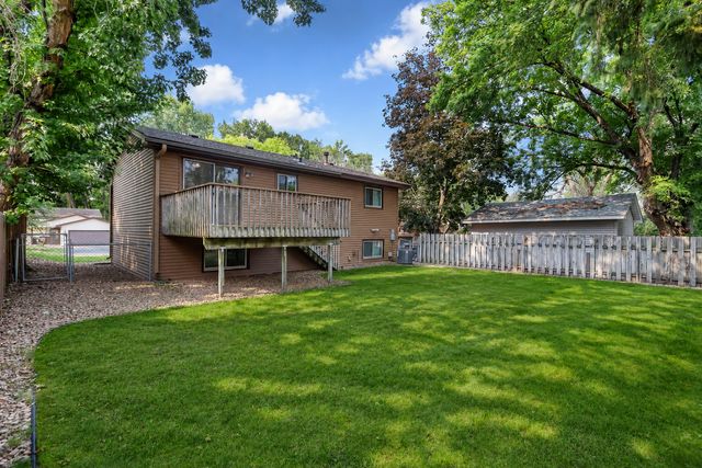 865 104th Avenue NW, Coon Rapids, MN 55433