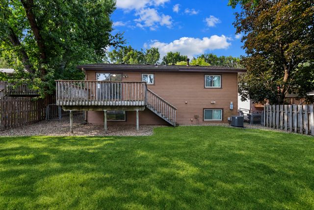 865 104th Avenue NW, Coon Rapids, MN 55433