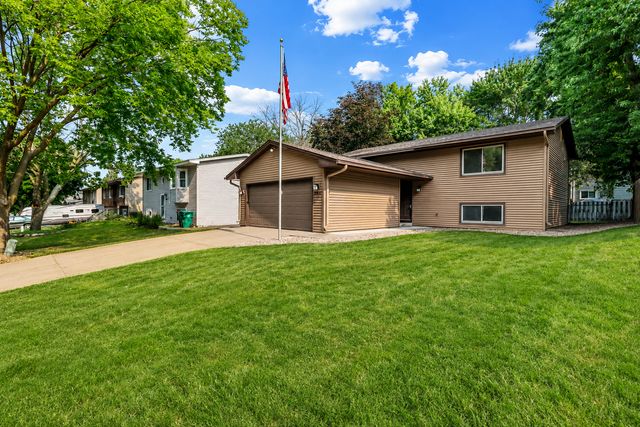865 104th Avenue NW, Coon Rapids, MN 55433
