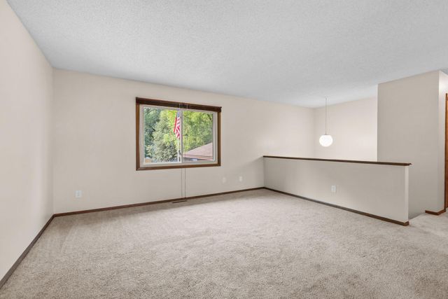 865 104th Avenue NW, Coon Rapids, MN 55433