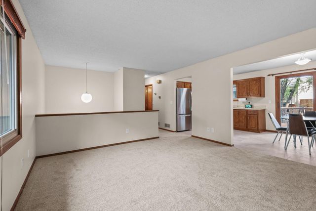 865 104th Avenue NW, Coon Rapids, MN 55433