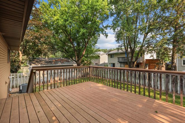 865 104th Avenue NW, Coon Rapids, MN 55433