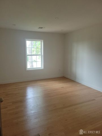 208 E James Place E, Iselin, NJ 07095