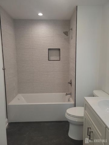 208 E James Place E, Iselin, NJ 07095