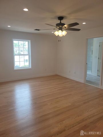 208 E James Place E, Iselin, NJ 07095