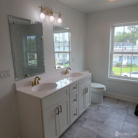 208 E James Place E, Iselin, NJ 07095