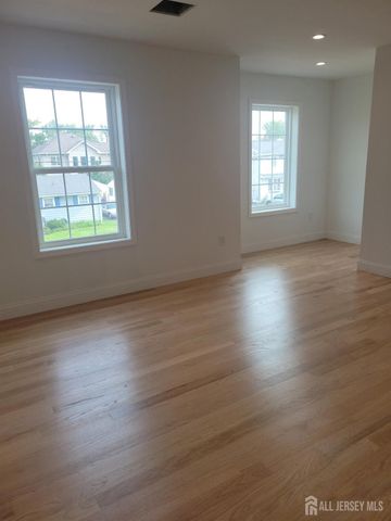 208 E James Place E, Iselin, NJ 07095