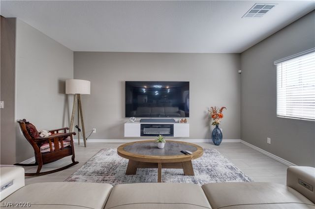 7058 Noah Raven Street, North Las Vegas, NV 89084