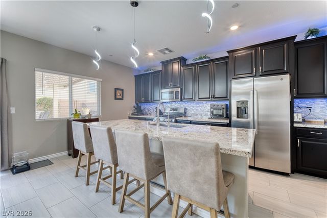 7058 Noah Raven Street, North Las Vegas, NV 89084