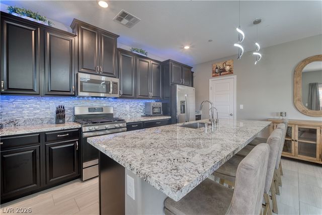 7058 Noah Raven Street, North Las Vegas, NV 89084