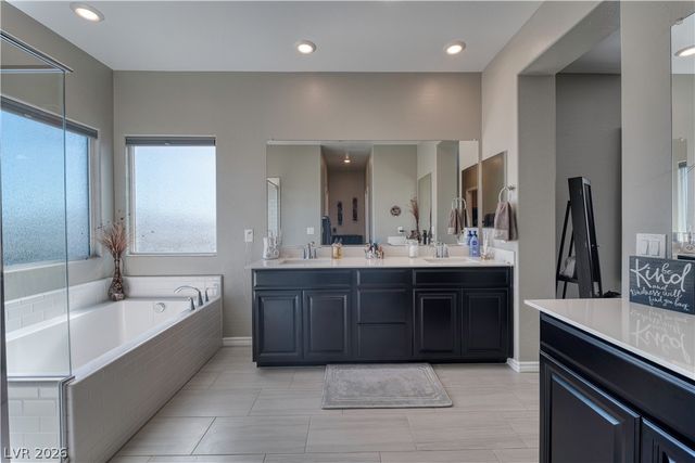 7058 Noah Raven Street, North Las Vegas, NV 89084