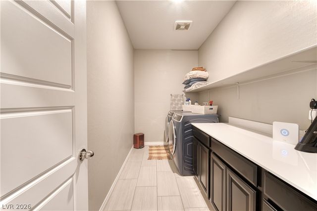 7058 Noah Raven Street, North Las Vegas, NV 89084