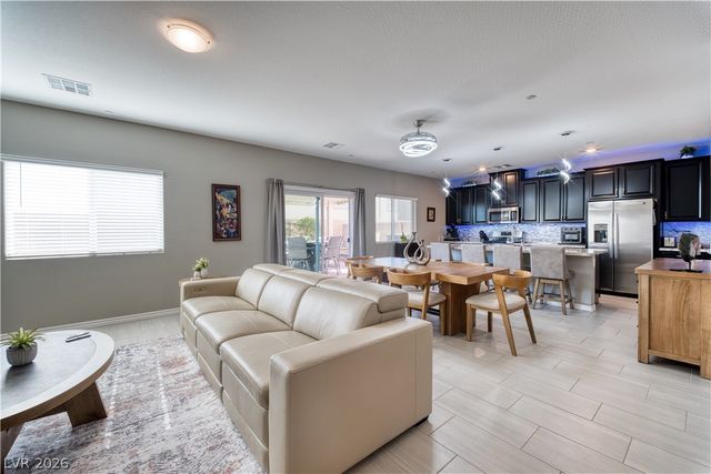 7058 Noah Raven Street, North Las Vegas, NV 89084