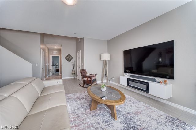 7058 Noah Raven Street, North Las Vegas, NV 89084