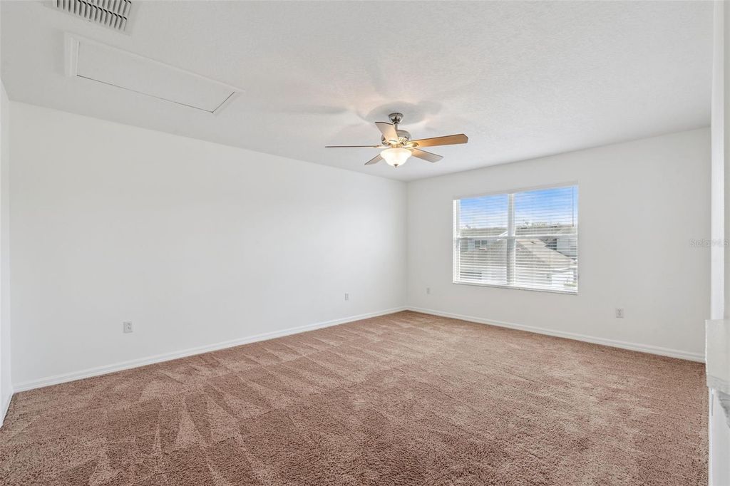 Image 17 of property listing at 14640 GOLDEN RAIN TREE BOULEVARD, Orlando, FL 32828