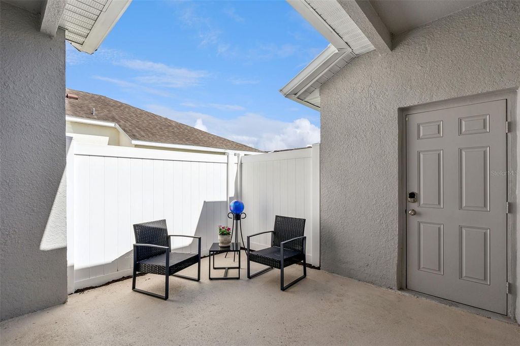 Image 24 of property listing at 14640 GOLDEN RAIN TREE BOULEVARD, Orlando, FL 32828